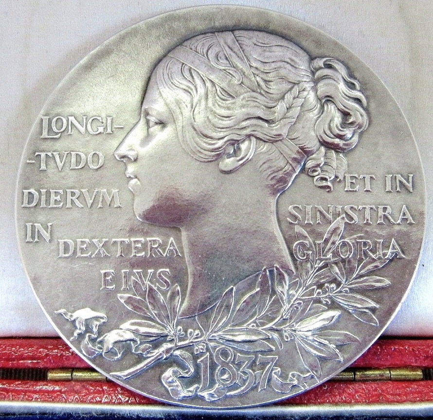 ④大型記念メダル 55mm 1897年 ヴィクトリア女王ダイヤモンド ...