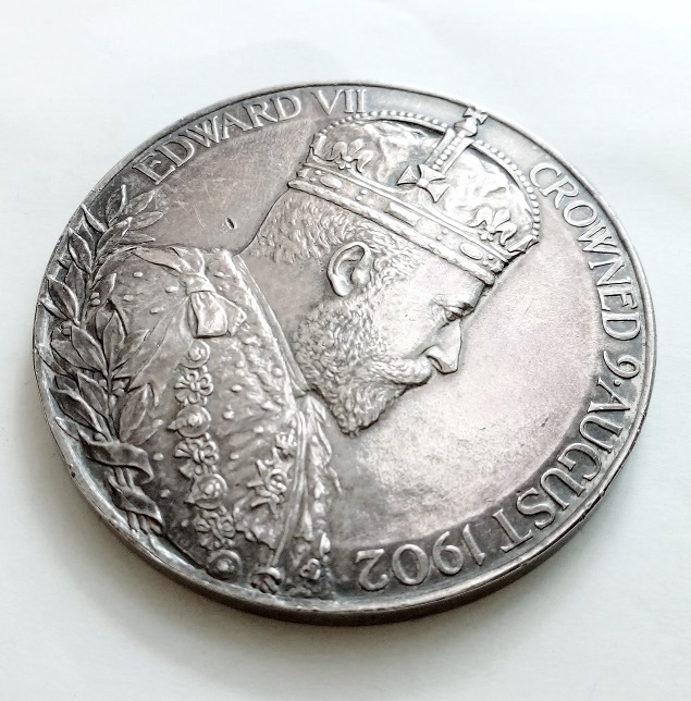 Antique Coin ALE アンティークコイン エーエルイー 日本最大級の品揃え 国内最安値 ゴシッククラウン ウナとライオン スリーグレイセス  取扱店 / 1902年 英国 イギリス エドワード7世 戴冠式 55cm 大型 銀メダル PCGS SP